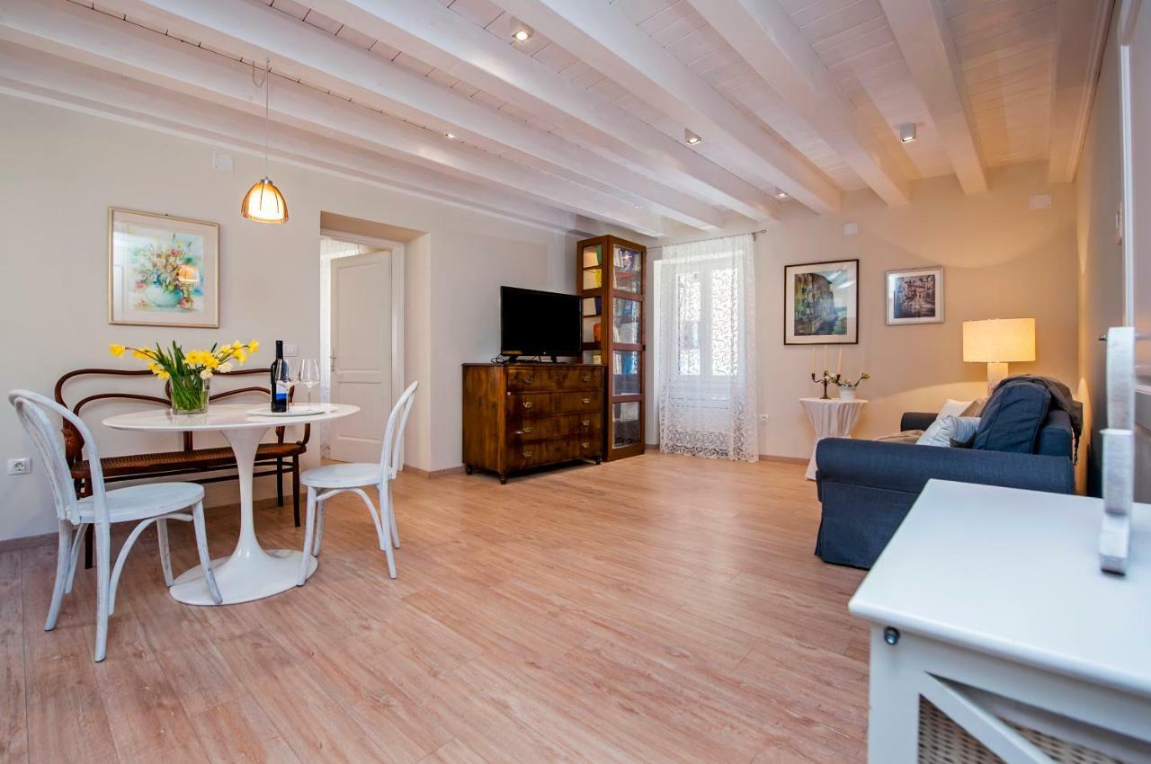 Casa Sbisa' Apartment 罗维尼 外观 照片